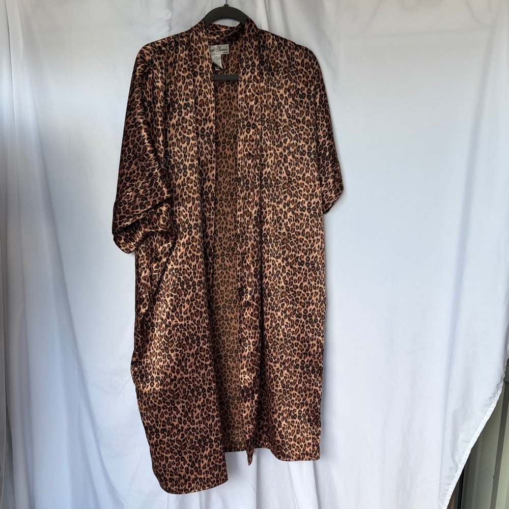 Sarah Spencer Leopard Print Satin Kimono Robe - Brown & Black
